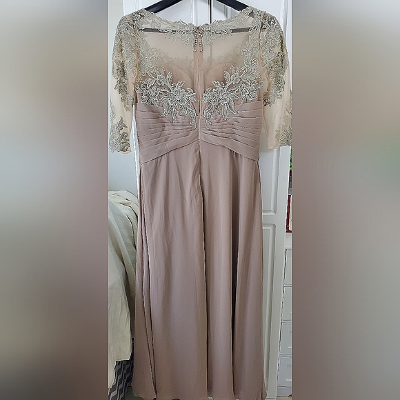 NWT, JJ House Taupe Gown Size 16W - Picture 4 of 5